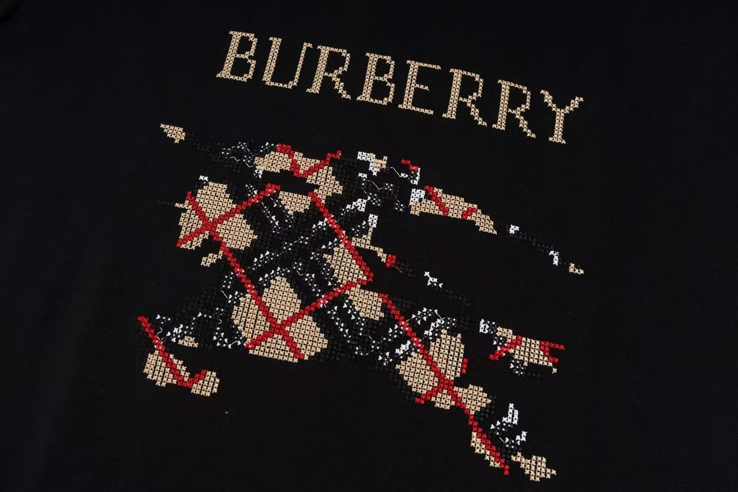 T-shirt with warhorse embroidery